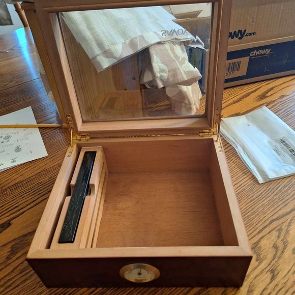 Savoy cigar box humidor - Picture 3 of 9